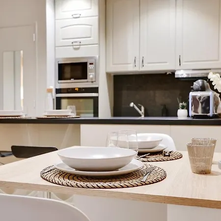 2 Pieces - Plein Centre De Apartment *